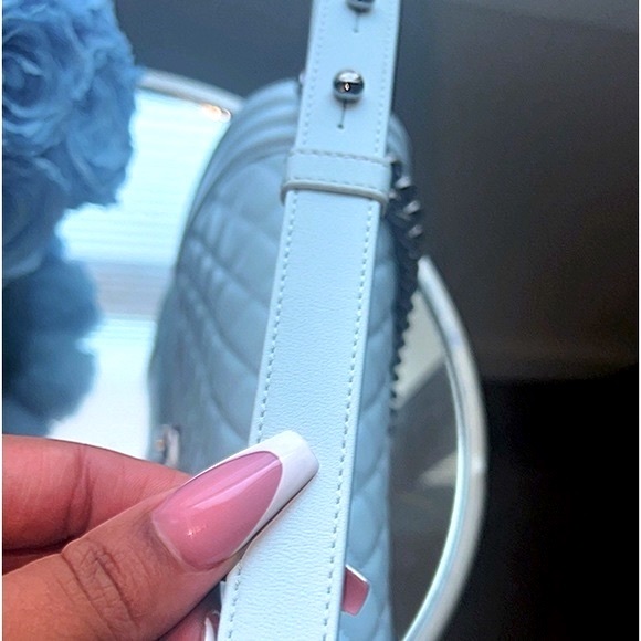 Authentic Chanel Limited Edition light Blue Calfskin Medium Boy Bag Flap. 💃🏽💯 - Picture 7 of 13